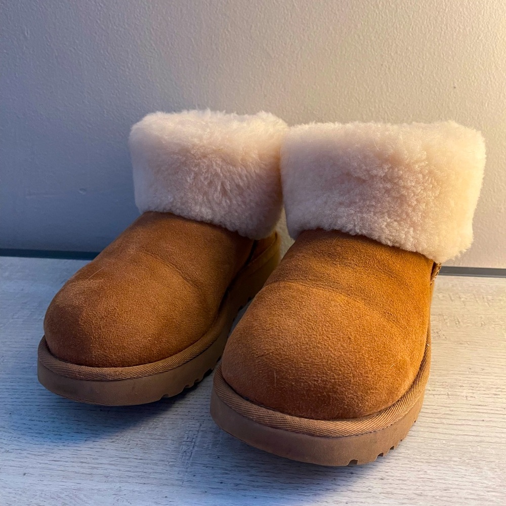 Women’s uggs size 8 chestnut